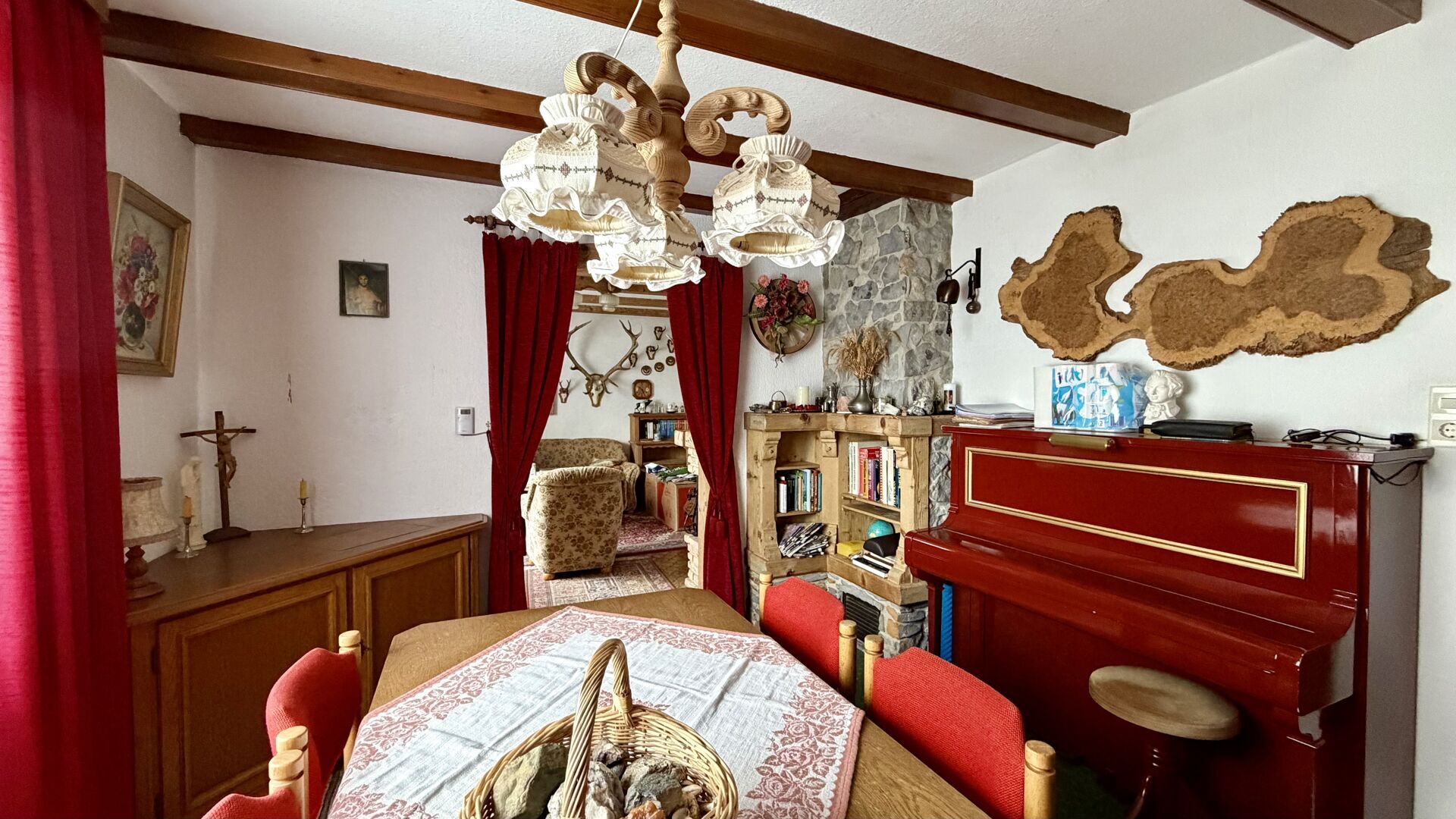 Immobilienangebot - Büren / Steinhausen - Alle - Einfamilienhaus mit weitläufigem Grundstück und Gestaltungpotenzial in Büren-Steinhausen