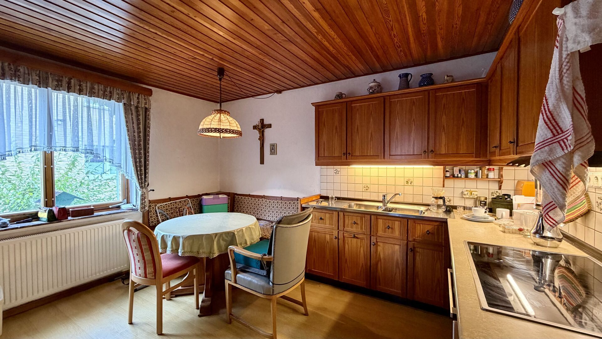 Immobilienangebot - Büren / Steinhausen - Alle - Einfamilienhaus mit weitläufigem Grundstück und Gestaltungpotenzial in Büren-Steinhausen