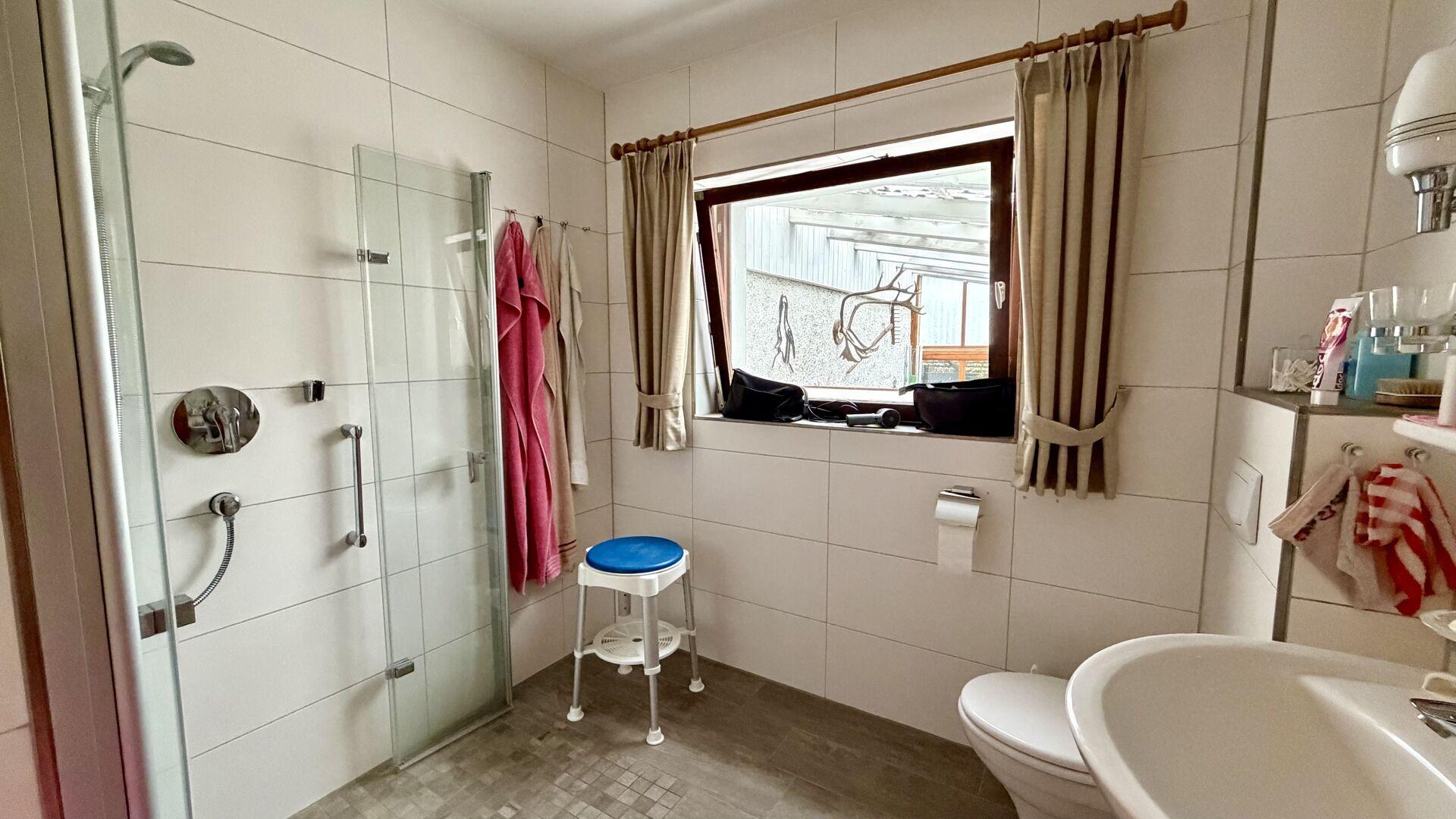 Immobilienangebot - Büren / Steinhausen - Alle - Einfamilienhaus mit weitläufigem Grundstück und Gestaltungpotenzial in Büren-Steinhausen