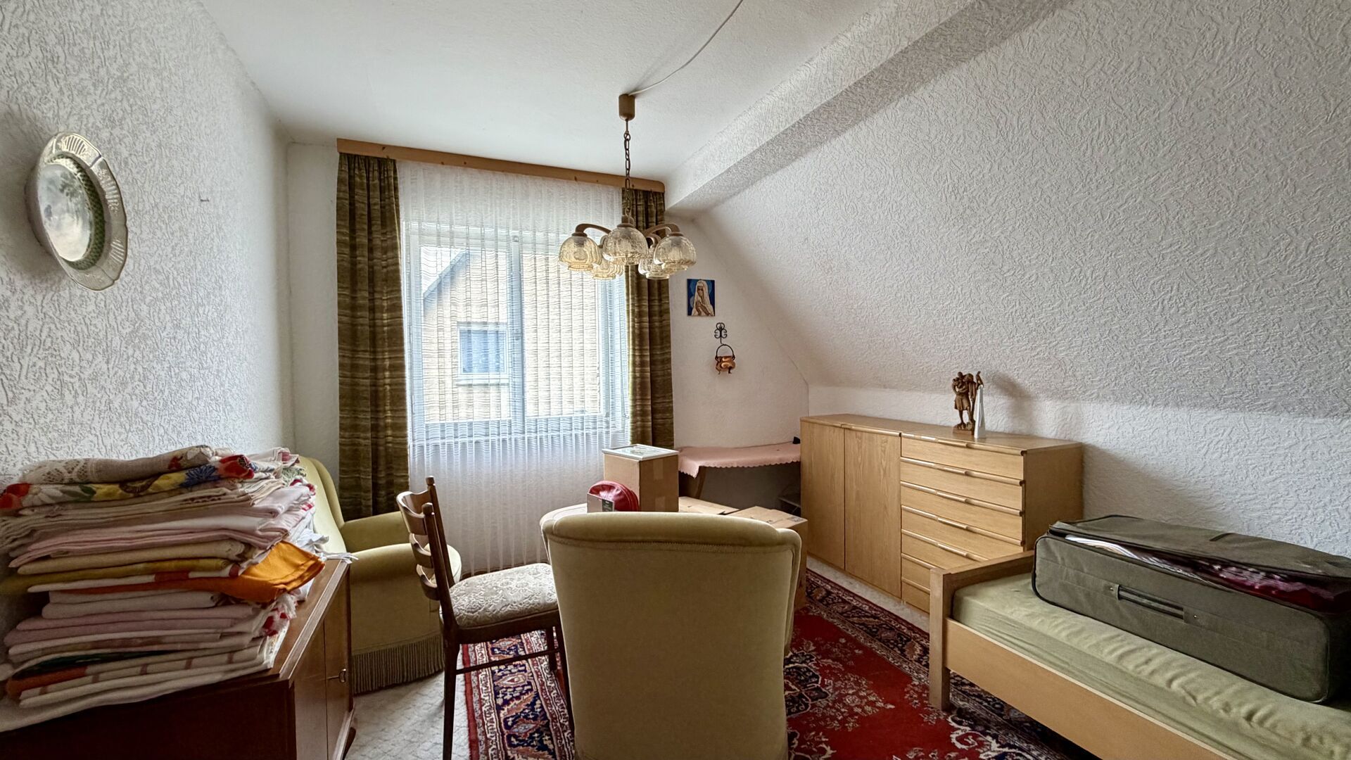 Immobilienangebot - Büren / Steinhausen - Alle - Einfamilienhaus mit weitläufigem Grundstück und Gestaltungpotenzial in Büren-Steinhausen