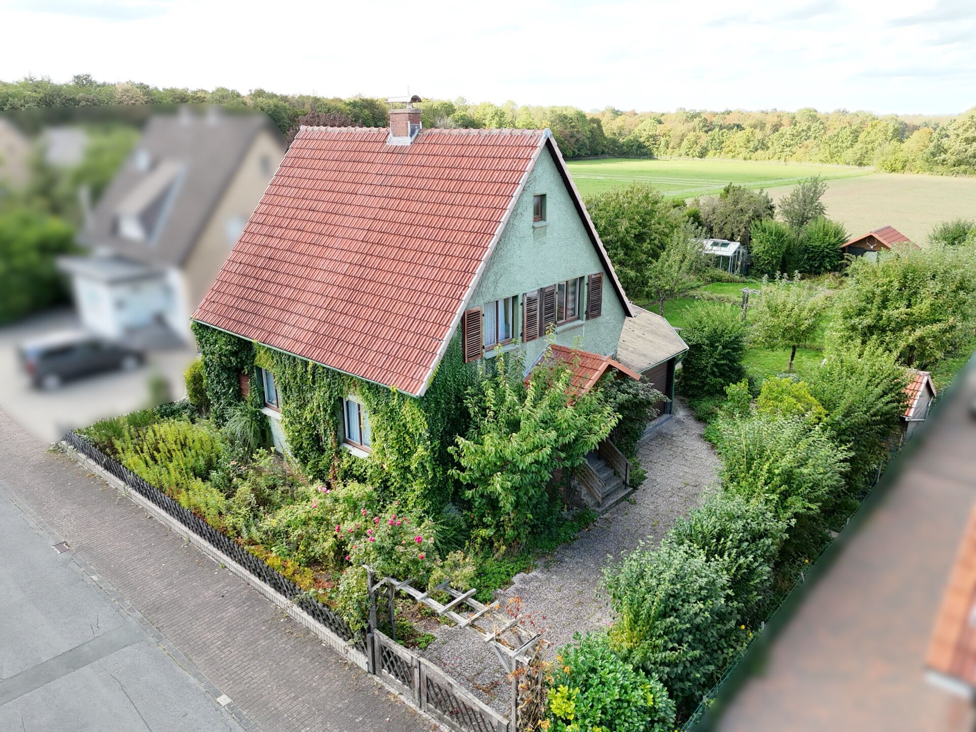 Immobilienangebot - Büren / Steinhausen - Alle - Einfamilienhaus mit weitläufigem Grundstück und Gestaltungpotenzial in Büren-Steinhausen
