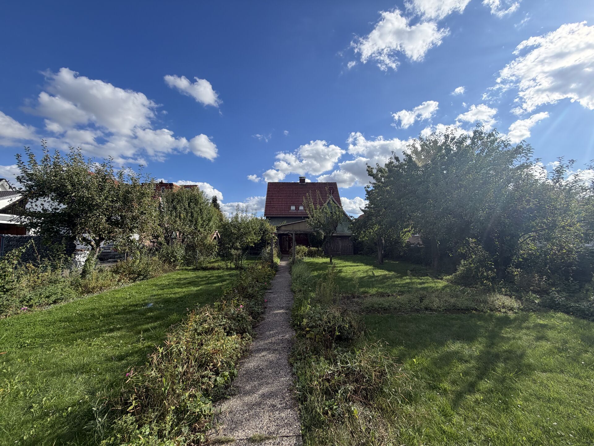 Immobilienangebot - Büren / Steinhausen - Alle - Einfamilienhaus mit weitläufigem Grundstück und Gestaltungpotenzial in Büren-Steinhausen