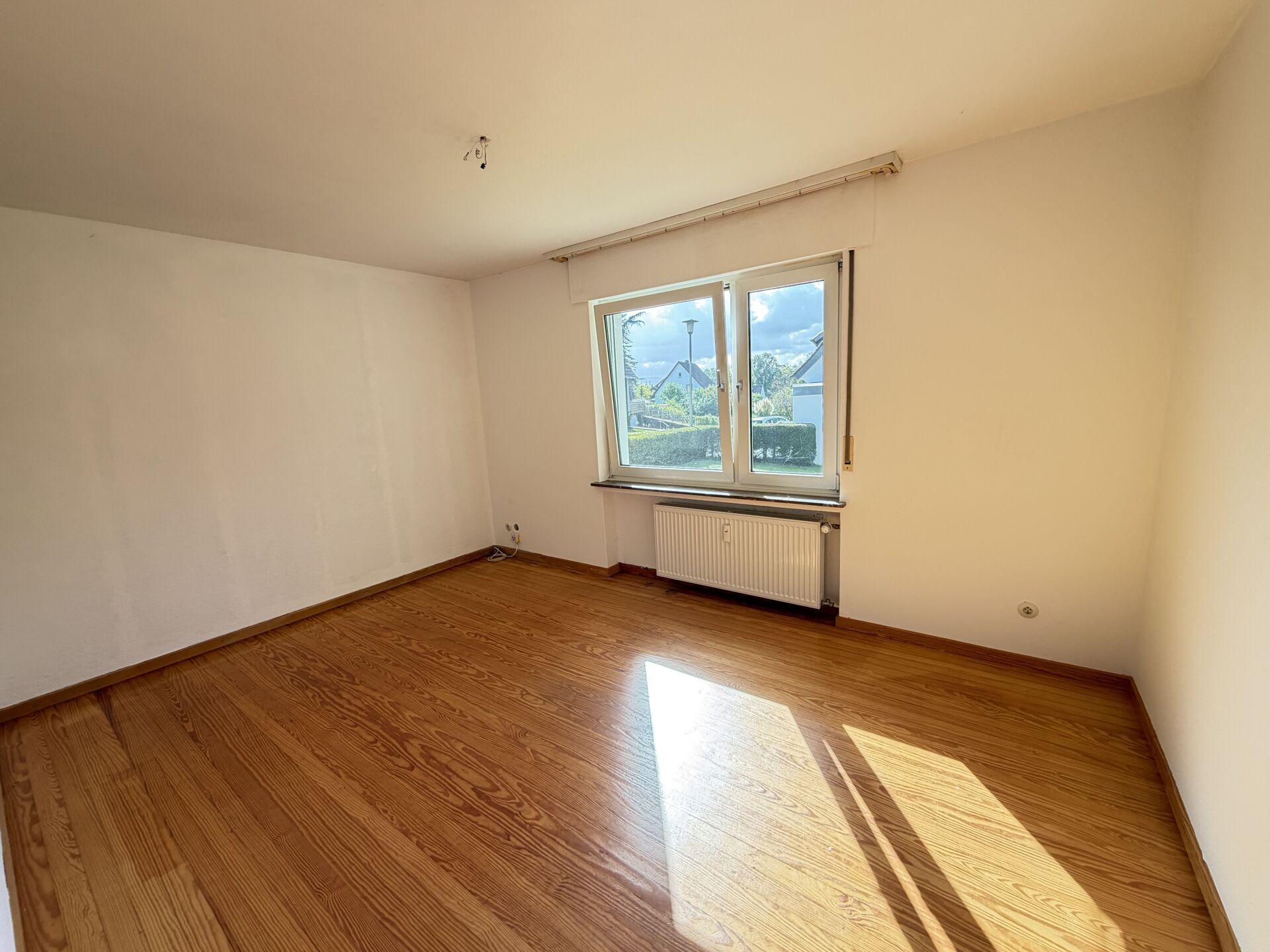 Immobilienangebot - Lage - Alle - Wohnen am Stadtwald - mit Mieteinnahmen im Gepäck!
