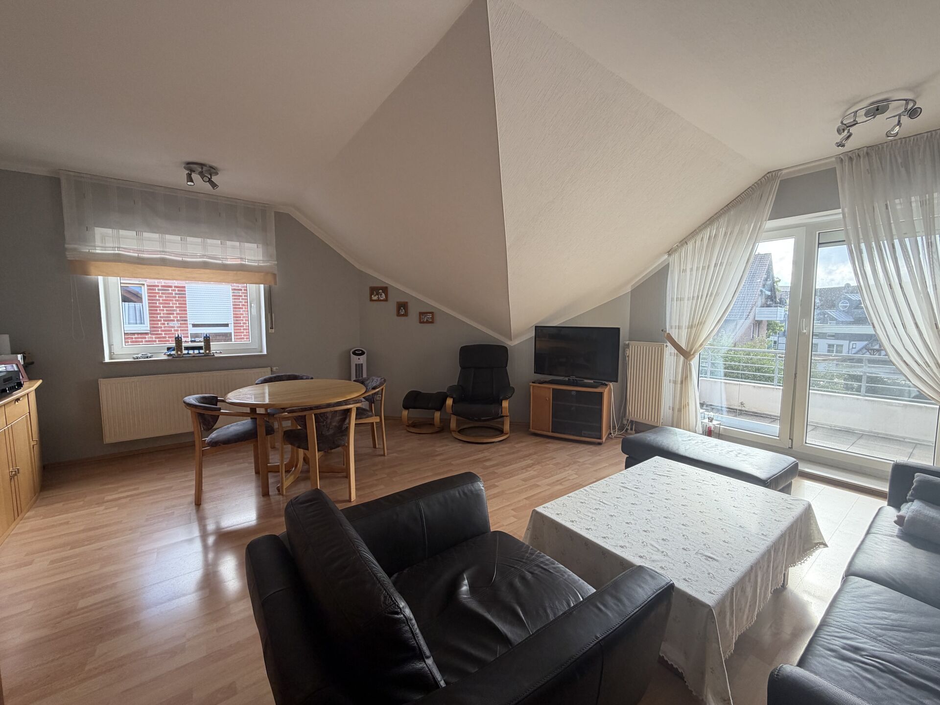 Immobilienangebot - Paderborn / Elsen - Alle - Ruhig gelegene Eigentumswohnung in Elsen mit schönem Balkon und 2 Stellplätzen