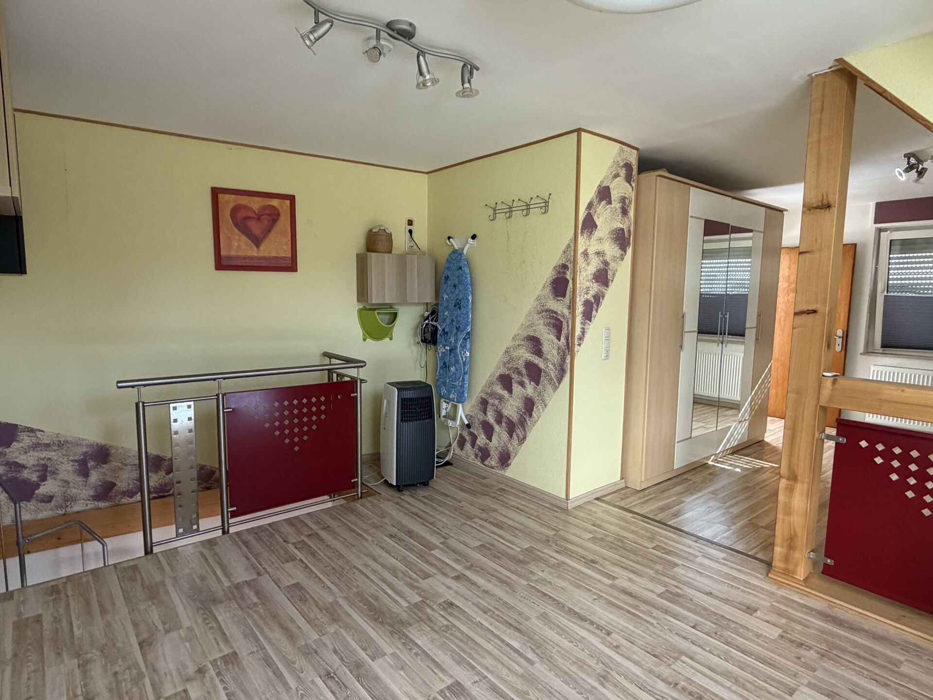 Immobilienangebot - Willebadessen - Alle - Gepflegtes Haus mit Entwicklungspotenzial und großem Nutzungsspielraum in Willebadessen