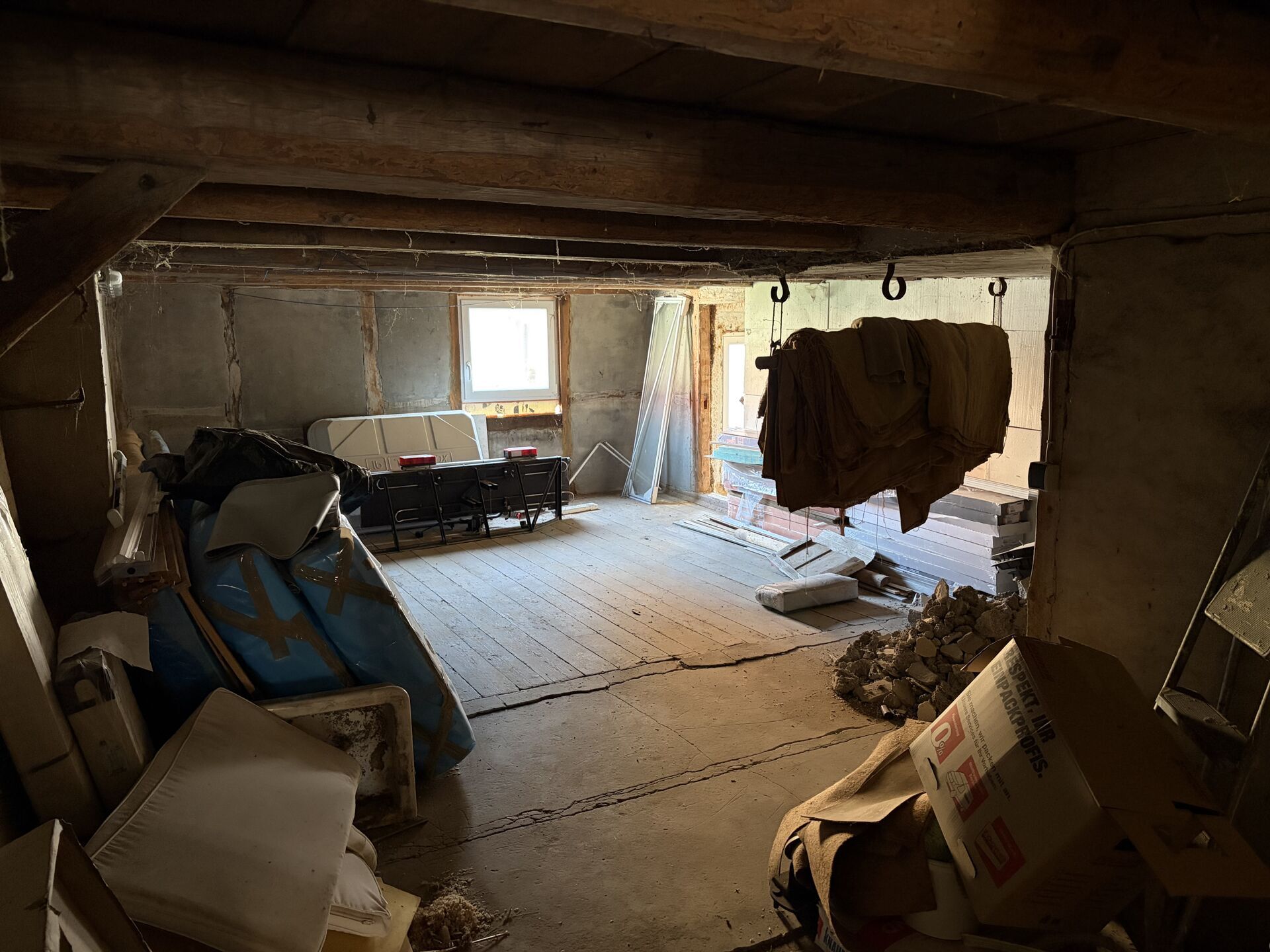 Immobilienangebot - Willebadessen - Alle - Gepflegtes Haus mit Entwicklungspotenzial und großem Nutzungsspielraum in Willebadessen