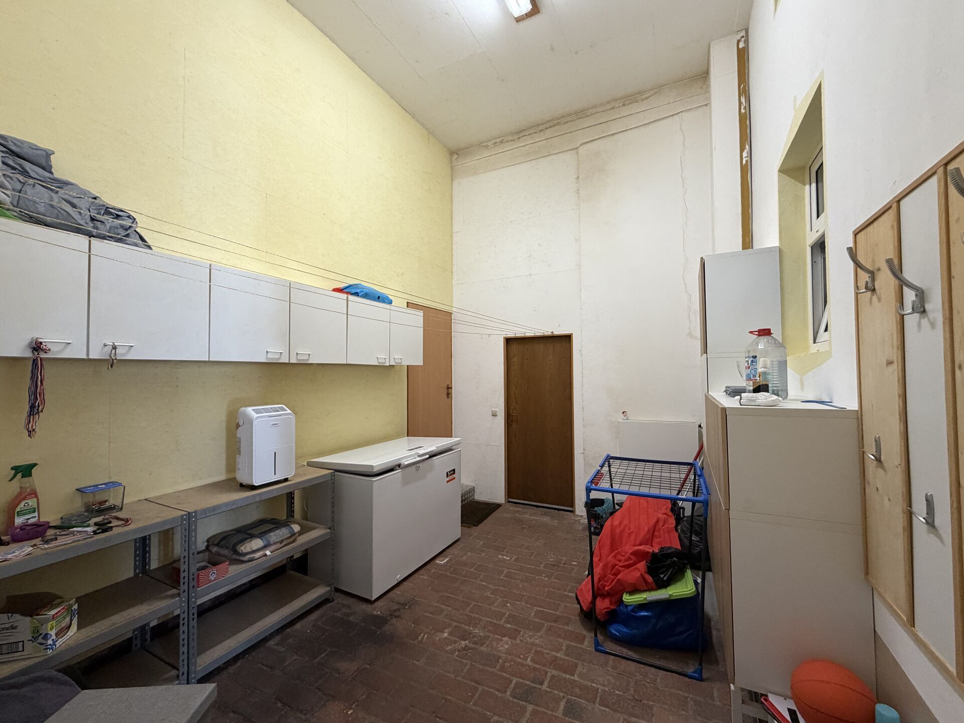 Immobilienangebot - Willebadessen - Alle - Gepflegtes Haus mit Entwicklungspotenzial und großem Nutzungsspielraum in Willebadessen