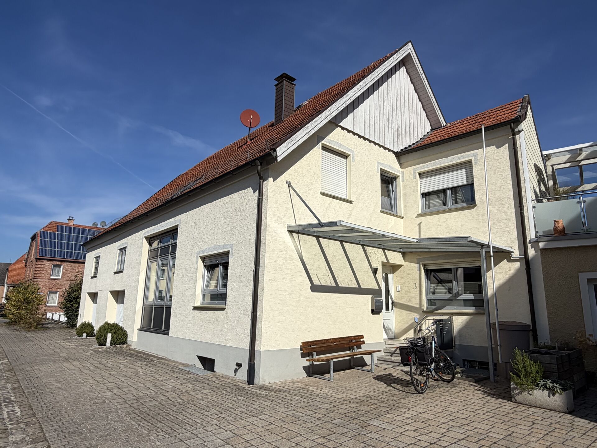 Immobilienangebot - Willebadessen - Alle - Gepflegtes Haus mit Entwicklungspotenzial und großem Nutzungsspielraum in Willebadessen