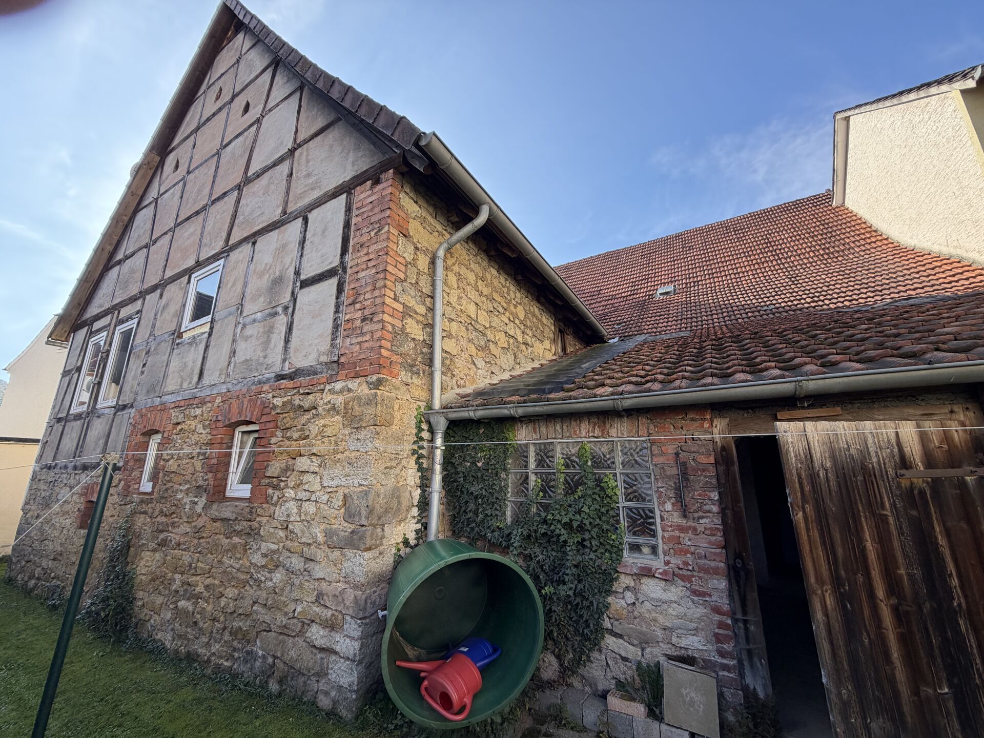 Immobilienangebot - Willebadessen - Alle - Gepflegtes Haus mit Entwicklungspotenzial und großem Nutzungsspielraum in Willebadessen