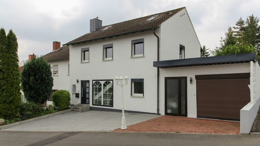Außenansicht VR Immobilien GmbH - Immobilienangebot - Fulda - Alle - VERMIETET: Gepflegtes Reihenendhaus in Fulda-Maberzell zu vermieten!