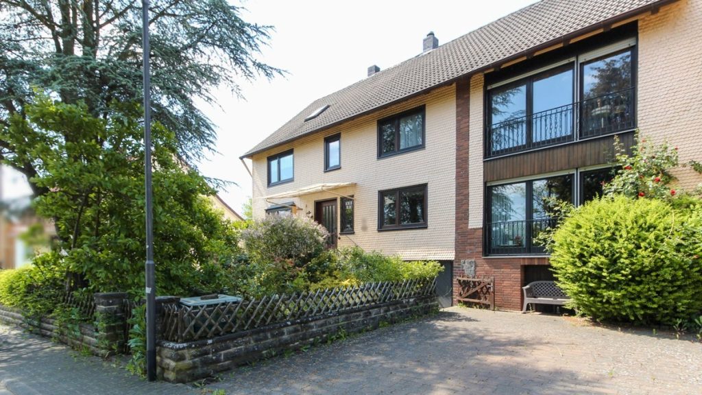 Außenansicht VR Immobilien GmbH - Immobilienangebot - Lauterbach (Hessen) - Alle - VERKAUFT! Ein- bis Zweifamilienhaus mit viel Platz im Vogelsberg!