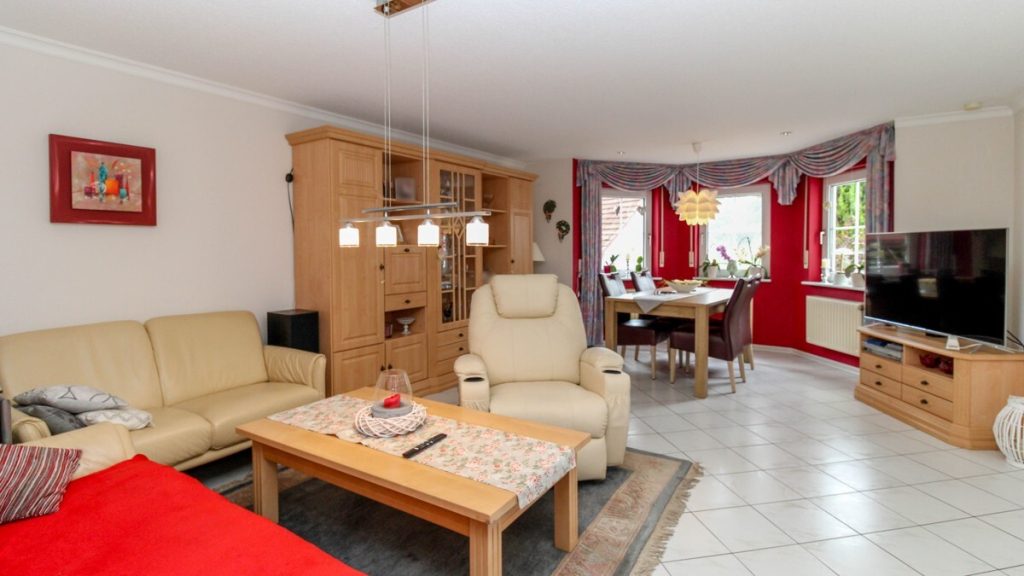 VR Immobilien GmbH - Immobilienangebot - Grebenhain - Alle - Charmantes Einfamilienhaus mit viel Platz für die Familie in Ilbeshausen