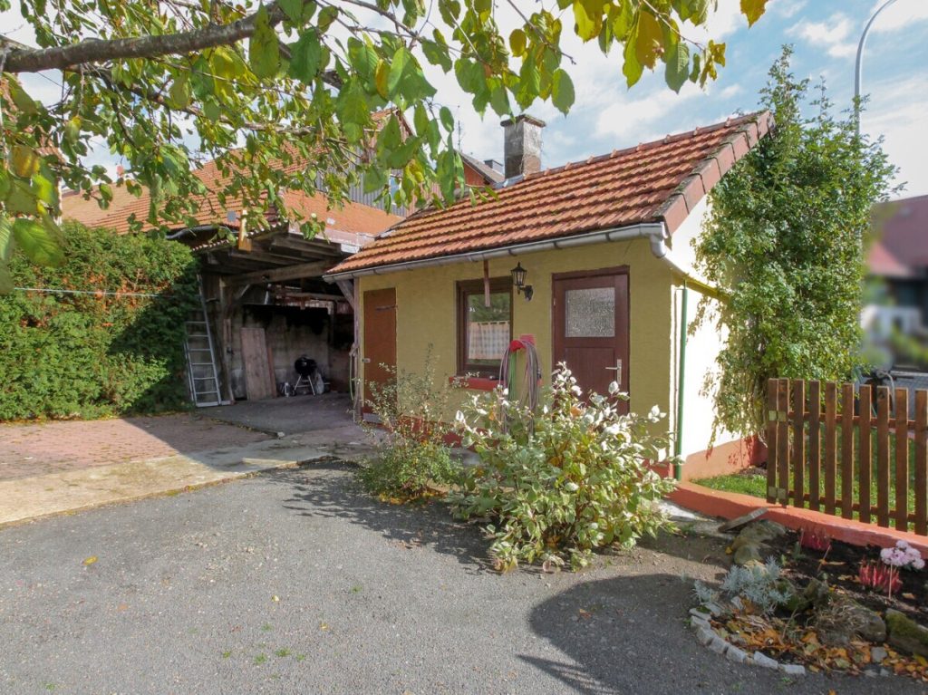 VR Immobilien GmbH - Immobilienangebot - Birstein - Alle - RESERVIERT: Gemütliches Einfamilienhaus mit kleinem Garten in Unterreichenbach