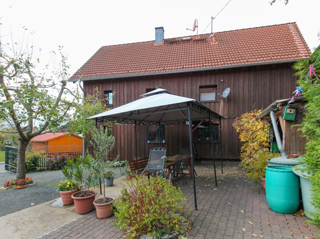 VR Immobilien GmbH - Immobilienangebot - Birstein - Alle - RESERVIERT: Gemütliches Einfamilienhaus mit kleinem Garten in Unterreichenbach