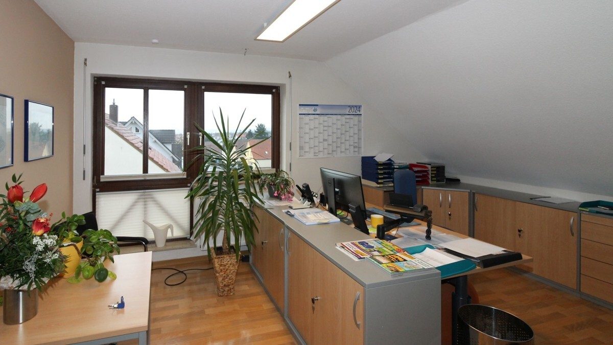 VR Immobilien GmbH - Immobilienangebot - Künzell - Alle - Ihr neues Büro in Künzell-Bachrain: Modern, zentral, vielseitig nutzbar