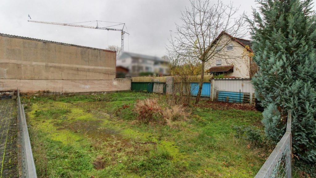 Baugrundstück Vorderansicht VR Immobilien GmbH - Immobilienangebot - Fulda - Grundstücke - Entwicklungschance zentral in Fulda: Grundstück in der Nähe zur Hochschule