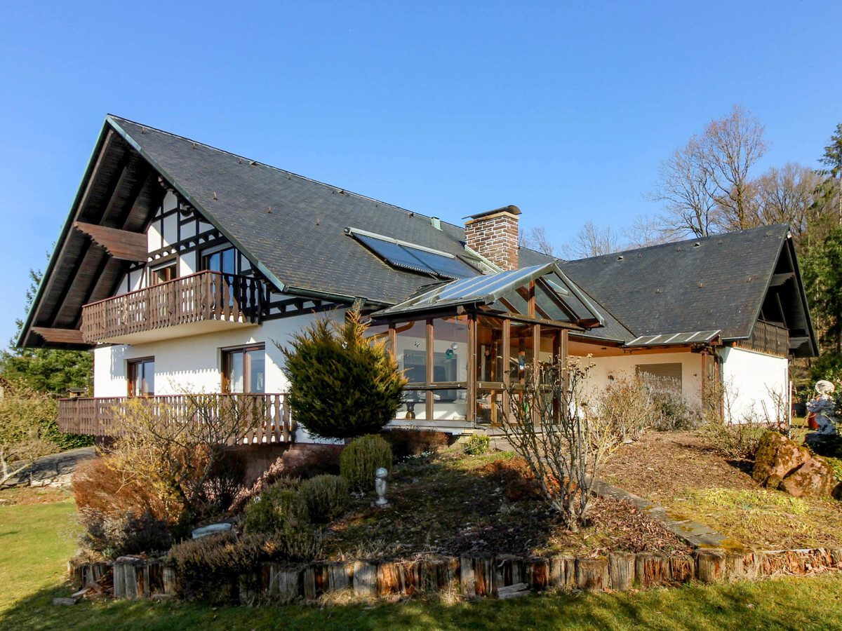 VR Immobilien GmbH - Immobilienangebot - Kalbach - Alle - Imposantes Anwesen mit Weitblick und großem Grundstück in Kalbach – bereit für eine neue Ära