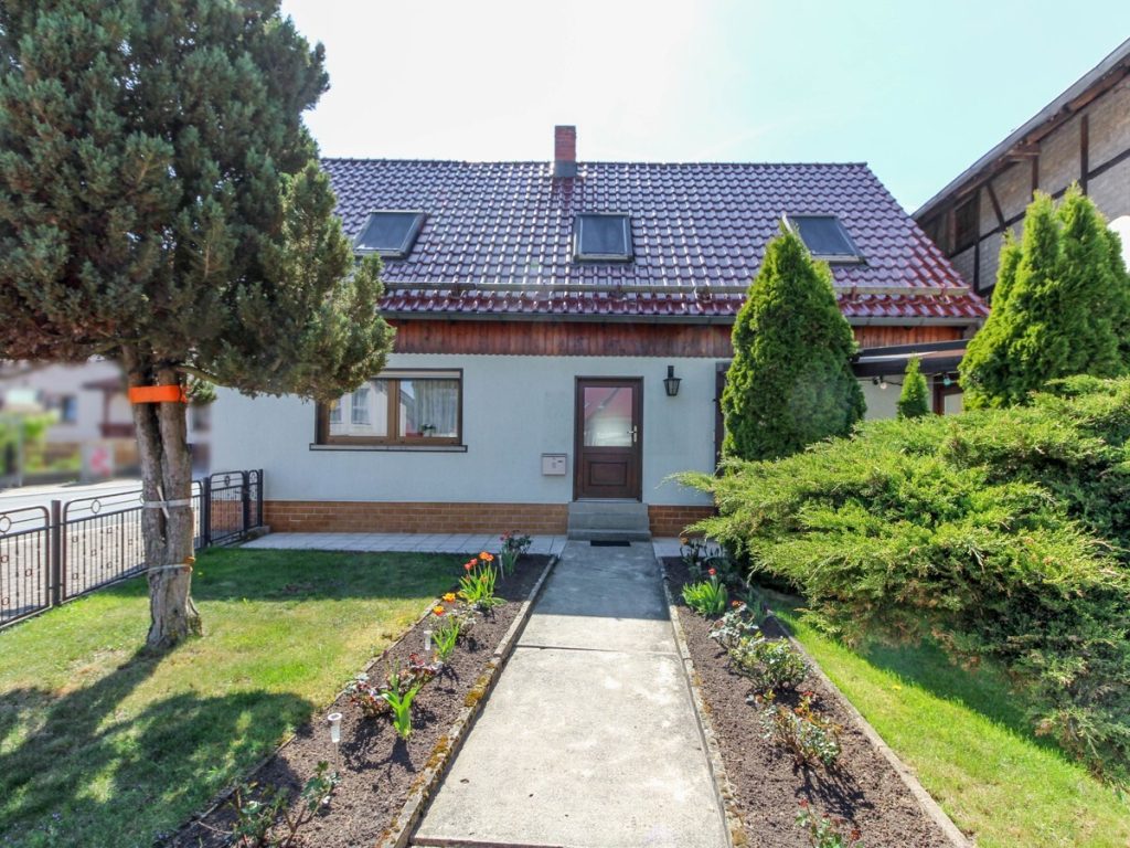 VR Immobilien GmbH - Immobilienangebot - Kaltennordheim - Alle - Einfamilienhaus mit Scheune und Nebengebäude in Oberkatz
