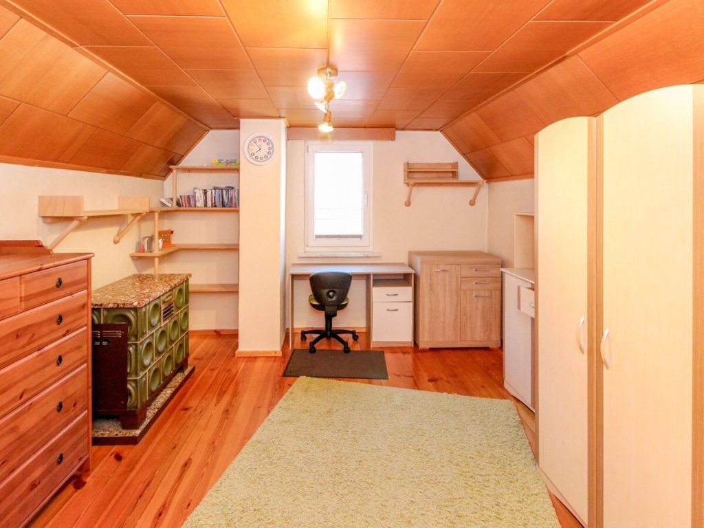 VR Immobilien GmbH - Immobilienangebot - Kaltennordheim - Alle - Einfamilienhaus mit Scheune und Nebengebäude in Oberkatz