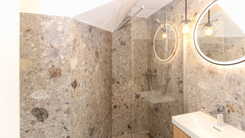 VR Immobilien GmbH - Immobilienangebot - Fulda - Alle - Hochwertige Maisonettewohnung mit stilvollem Design, Einbauküche und modernem Wohnkomfort