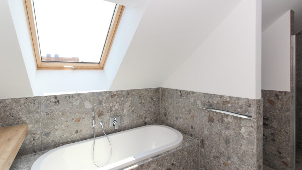 VR Immobilien GmbH - Immobilienangebot - Fulda - Alle - Hochwertige Maisonettewohnung mit stilvollem Design, Einbauküche und modernem Wohnkomfort