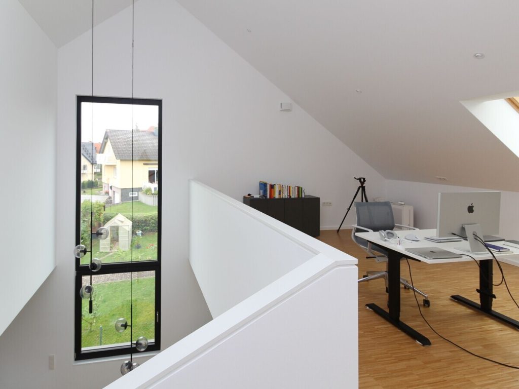 VR Immobilien GmbH - Immobilienangebot - Fulda - Alle - Hochwertige Maisonettewohnung mit stilvollem Design, Einbauküche und modernem Wohnkomfort