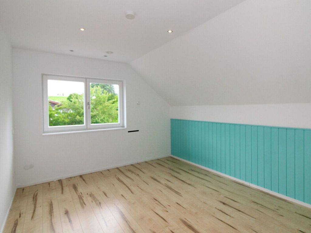 VR Immobilien GmbH - Immobilienangebot - Ebersburg - Alle - Weyhers: Neuwertiges KfW-Effizienzhaus mit traumhaftem Garten für die ganze Familie