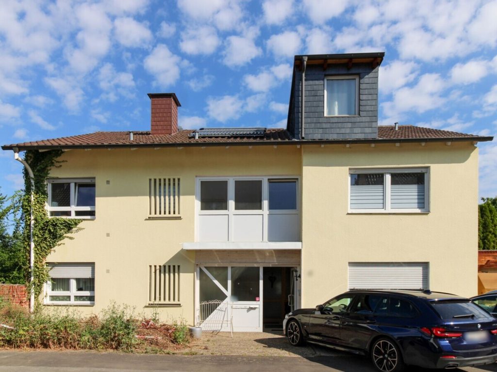 VR Immobilien GmbH - Immobilienangebot - Bad Salzschlirf - Alle - RESERVIERT: Zweizimmerwohnung mit Stellplatz und Balkon in saniertem Mehrfamilienhaus
