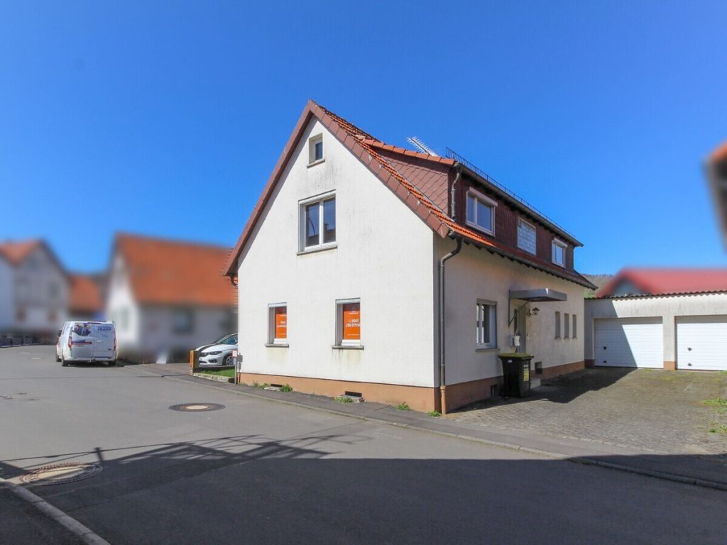 VR Immobilien GmbH - Immobilienangebot - Ehrenberg - Alle - Solides Einfamilienhaus mit Gestaltungspotenzial in Ehrenberg-Wüstensachsen