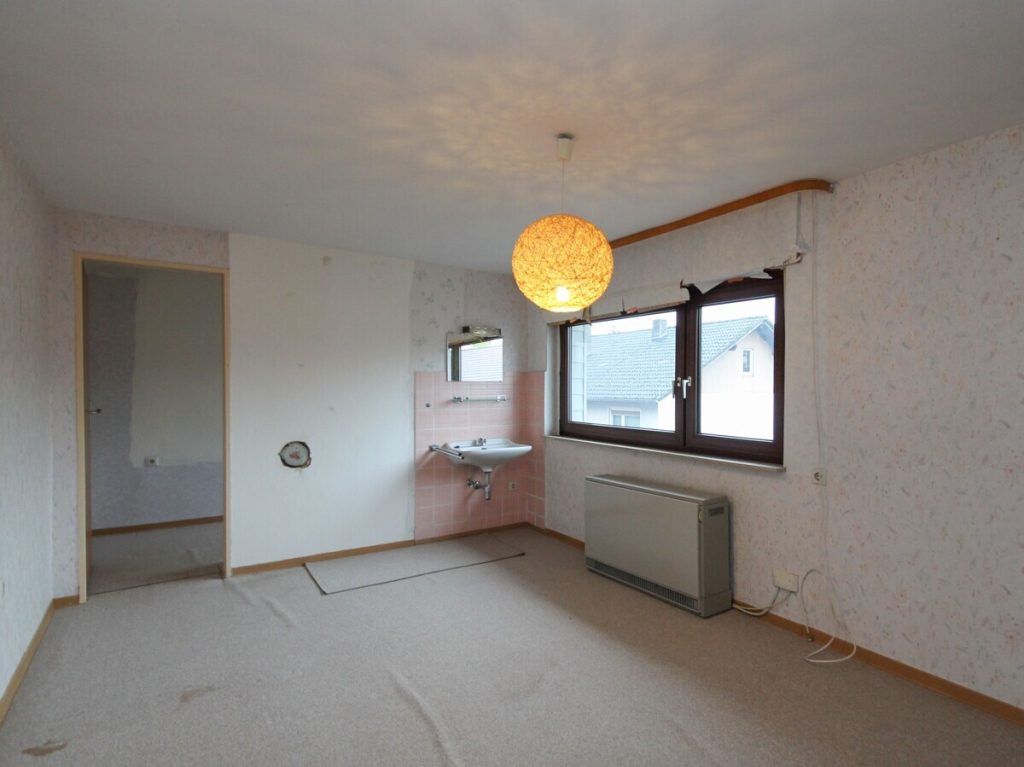 VR Immobilien GmbH - Immobilienangebot - Freiensteinau - Alle - Hofanlage mit Einfamilienhaus, Nebengebäuden & Grünflächen in Holzmühl