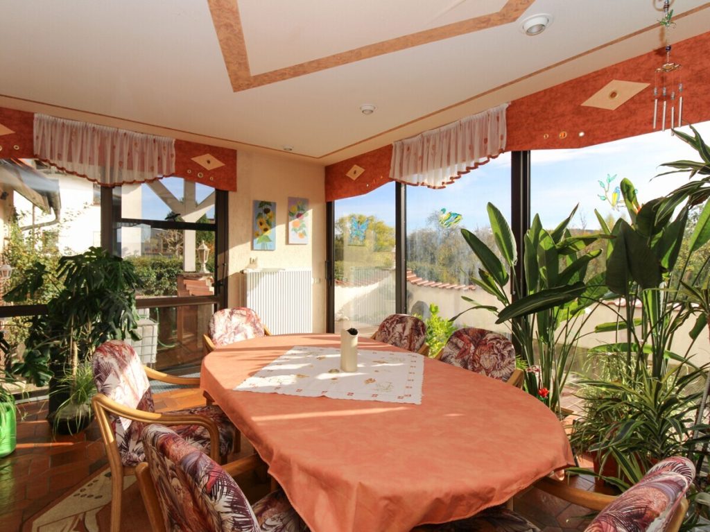 VR Immobilien GmbH - Immobilienangebot - Eichenzell - Alle - Eichenzell-Lütter: großzügiges Mehrfamilienhaus mit tollem Garten – zum Selbstbewohnen und Vermieten