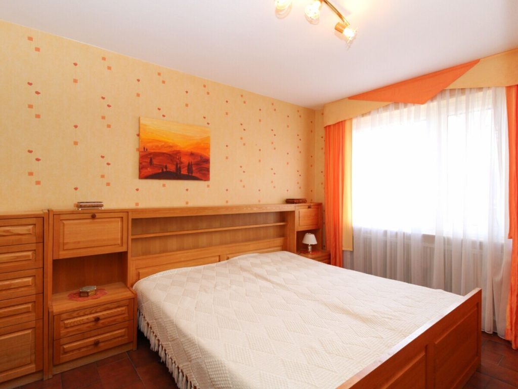 VR Immobilien GmbH - Immobilienangebot - Eichenzell - Alle - Eichenzell-Lütter: großzügiges Mehrfamilienhaus mit tollem Garten – zum Selbstbewohnen und Vermieten