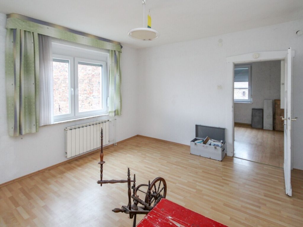 VR Immobilien GmbH - Immobilienangebot - Hohenroda - Alle - Hofanlage und Scheune mit Geschichte, Charakter und Möglichkeiten