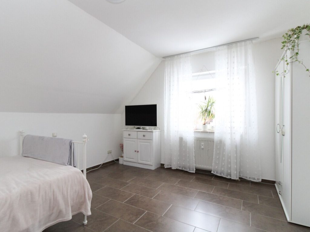 VR Immobilien GmbH - Immobilienangebot - Bad Hersfeld - Alle - RESERVIERT: Gepflegtes Dreifamilienhaus in beliebter Lage von Bad Hersfeld