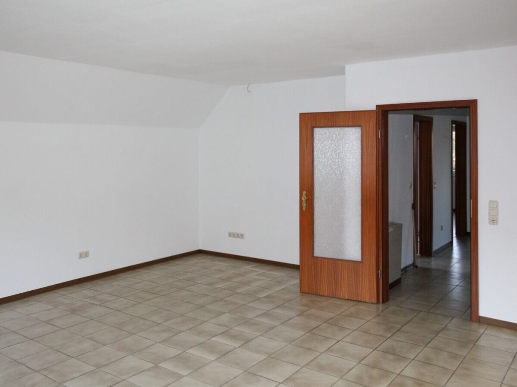 VR Immobilien GmbH - Immobilienangebot - Bad Hersfeld - Alle - RESERVIERT: Gepflegtes Dreifamilienhaus in beliebter Lage von Bad Hersfeld