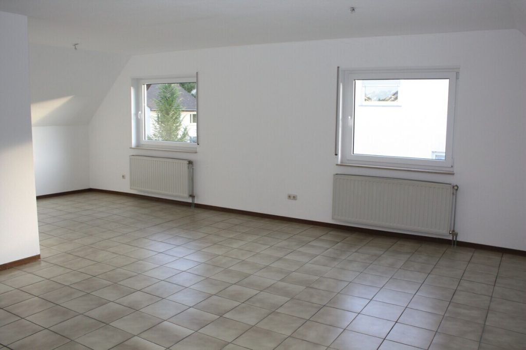 VR Immobilien GmbH - Immobilienangebot - Bad Hersfeld - Alle - RESERVIERT: Gepflegtes Dreifamilienhaus in beliebter Lage von Bad Hersfeld