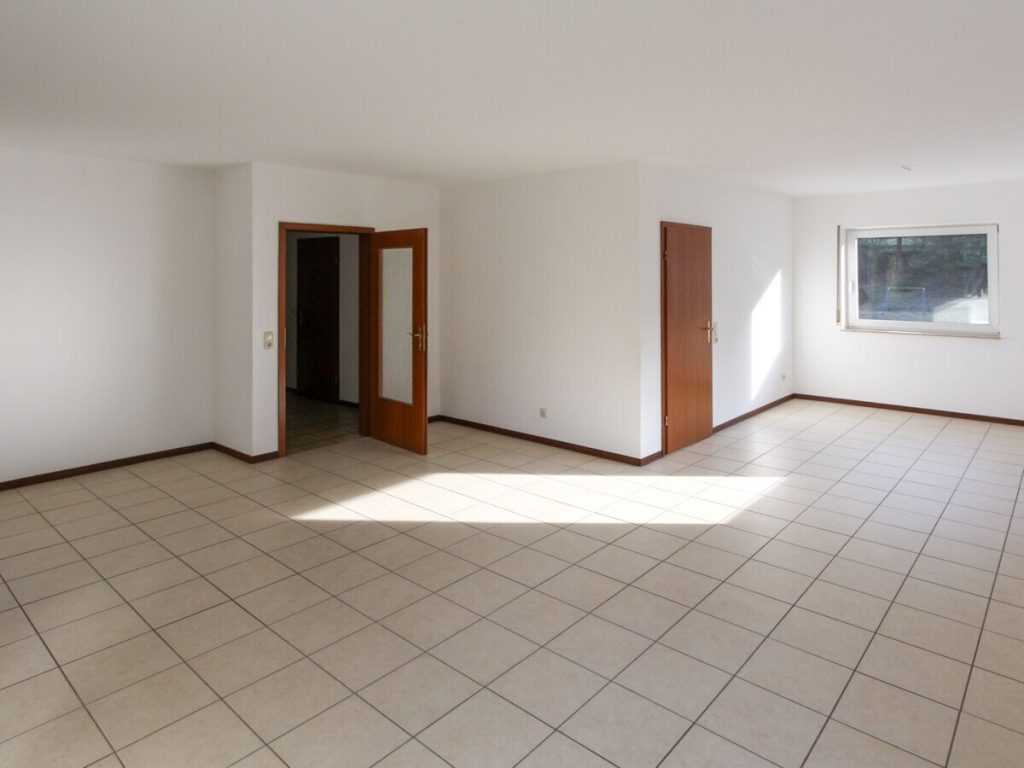 VR Immobilien GmbH - Immobilienangebot - Bad Hersfeld - Alle - RESERVIERT: Gepflegtes Dreifamilienhaus in beliebter Lage von Bad Hersfeld