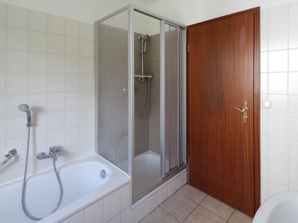 VR Immobilien GmbH - Immobilienangebot - Bad Hersfeld - Alle - RESERVIERT: Gepflegtes Dreifamilienhaus in beliebter Lage von Bad Hersfeld