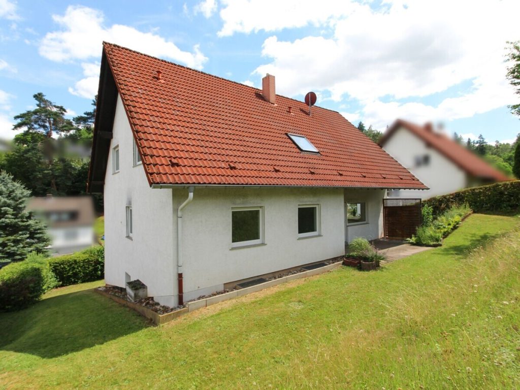 VR Immobilien GmbH - Immobilienangebot - Bad Hersfeld - Alle - RESERVIERT: Gepflegtes Dreifamilienhaus in beliebter Lage von Bad Hersfeld