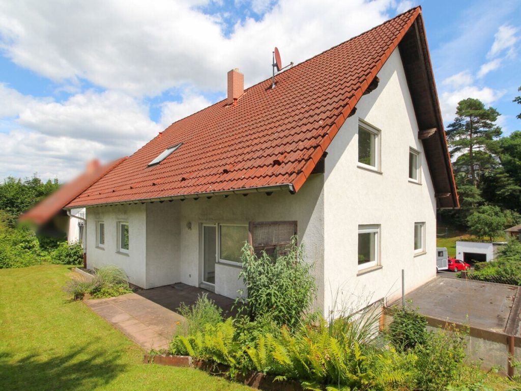 VR Immobilien GmbH - Immobilienangebot - Bad Hersfeld - Alle - RESERVIERT: Gepflegtes Dreifamilienhaus in beliebter Lage von Bad Hersfeld