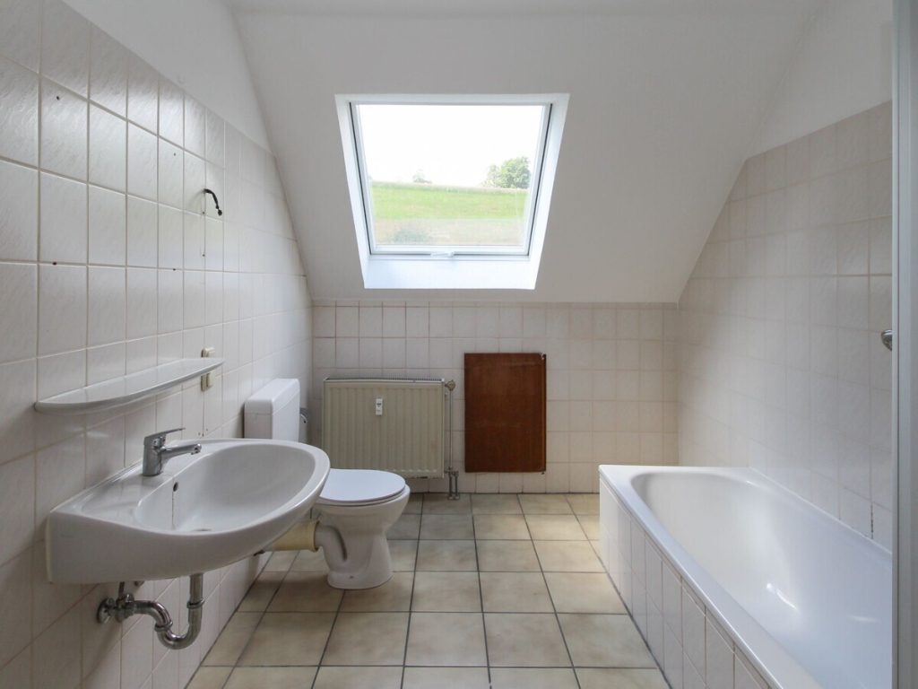 VR Immobilien GmbH - Immobilienangebot - Bad Hersfeld - Alle - RESERVIERT: Gepflegtes Dreifamilienhaus in beliebter Lage von Bad Hersfeld