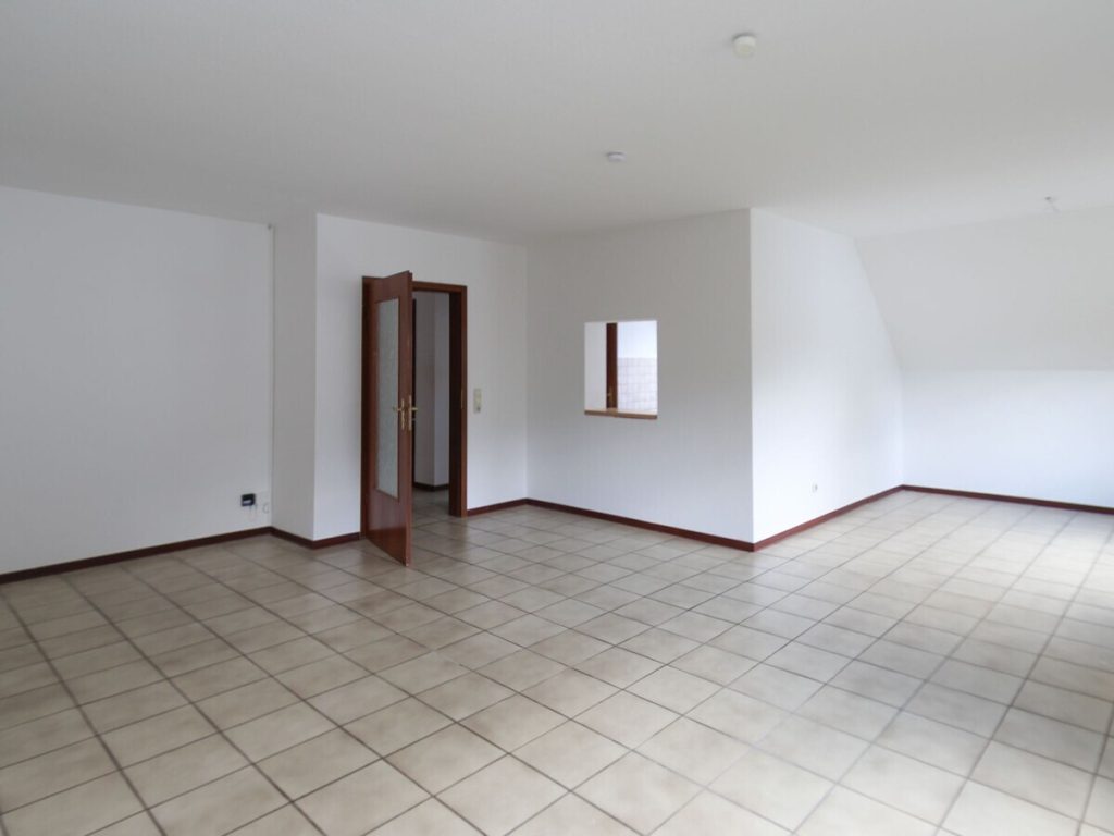 VR Immobilien GmbH - Immobilienangebot - Bad Hersfeld - Alle - RESERVIERT: Gepflegtes Dreifamilienhaus in beliebter Lage von Bad Hersfeld