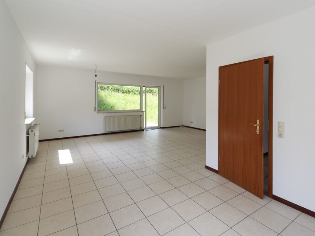 VR Immobilien GmbH - Immobilienangebot - Bad Hersfeld - Alle - RESERVIERT: Gepflegtes Dreifamilienhaus in beliebter Lage von Bad Hersfeld