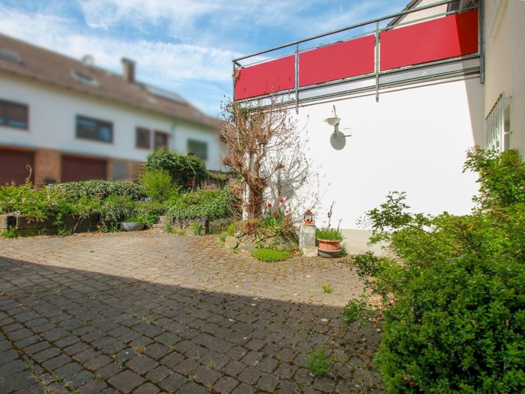 VR Immobilien GmbH - Immobilienangebot - Herbstein - Alle - RESERVIERT: Denkmalgeschütztes Fachwerkhaus in Herbstein-Steinfurt
