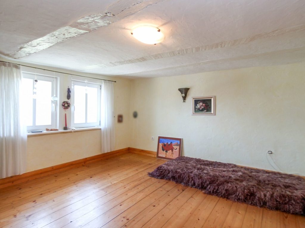 VR Immobilien GmbH - Immobilienangebot - Herbstein - Alle - RESERVIERT: Denkmalgeschütztes Fachwerkhaus in Herbstein-Steinfurt
