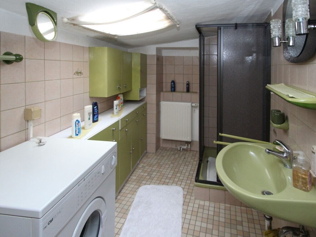 VR Immobilien GmbH - Immobilienangebot - Bad Hersfeld - Alle - RESERVIERT: Viel Raum auf drei Ebenen für Kapitalanleger oder Eigennutzer –  Kathus