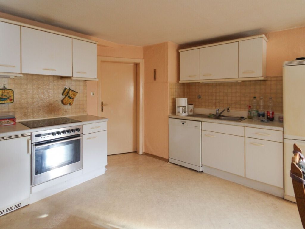 VR Immobilien GmbH - Immobilienangebot - Bad Hersfeld - Alle - RESERVIERT: Viel Raum auf drei Ebenen für Kapitalanleger oder Eigennutzer –  Kathus