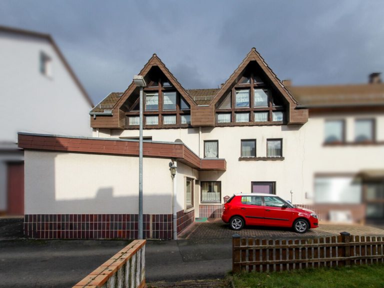  VR Immobilien GmbH - Immobilienangebot - Bad Hersfeld - Alle - RESERVIERT: Viel Raum auf drei Ebenen für Kapitalanleger oder Eigennutzer –  Kathus