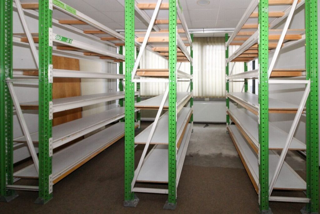 VR Immobilien GmbH - Immobilienangebot - Bad Hersfeld - Alle - Gewerbeareal in Bad Hersfeld - Umfangreiche Lager- und Funktionsflächen zu verkaufen
