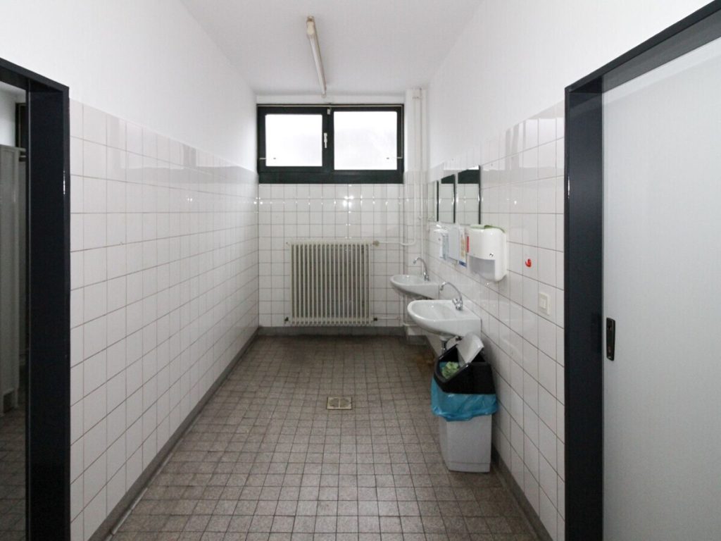 VR Immobilien GmbH - Immobilienangebot - Bad Hersfeld - Alle - Gewerbeareal in Bad Hersfeld - Umfangreiche Lager- und Funktionsflächen zu verkaufen